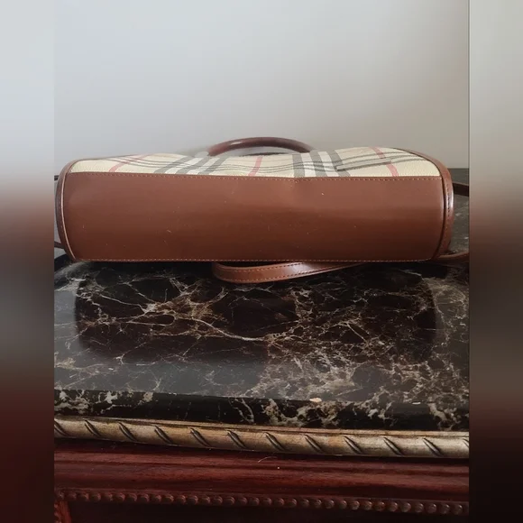 Handbag - Picture 4 of 8